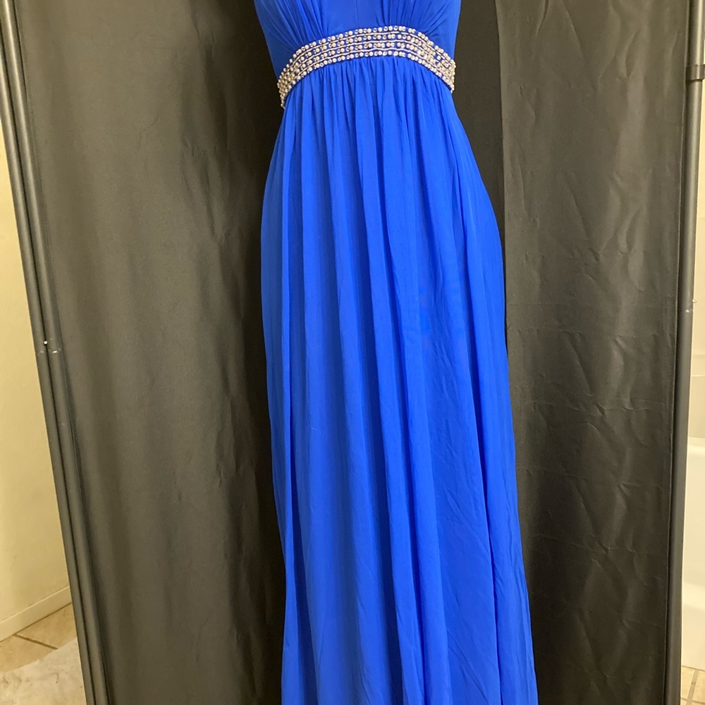 Elegant Blue Evening Gown